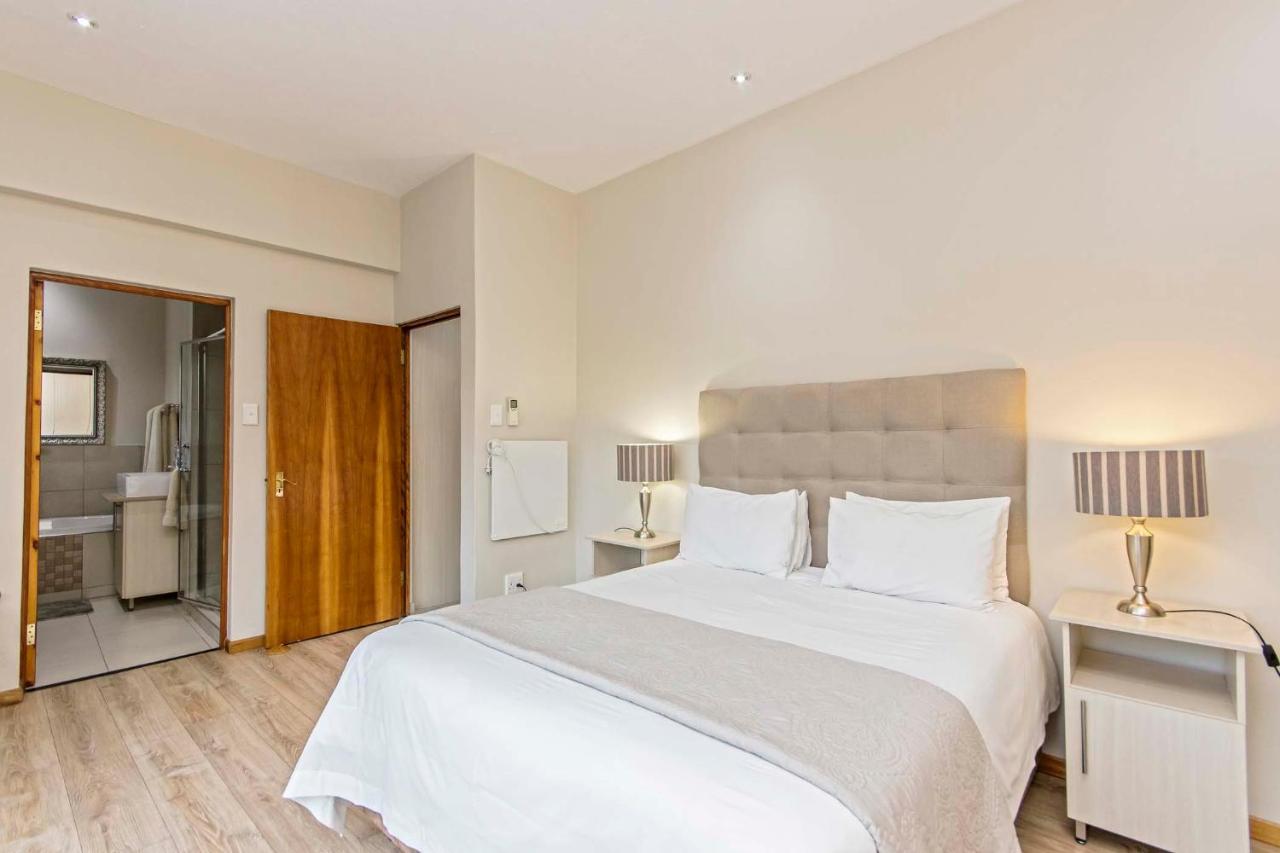 Dunton Guest House Йоганнесбурґ Екстер'єр фото