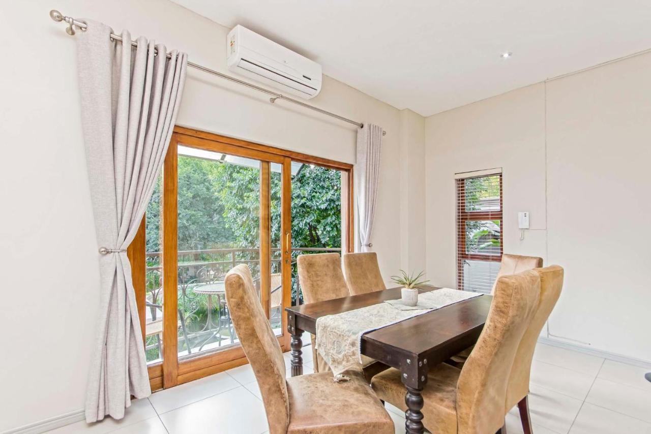 Dunton Guest House Йоганнесбурґ Екстер'єр фото