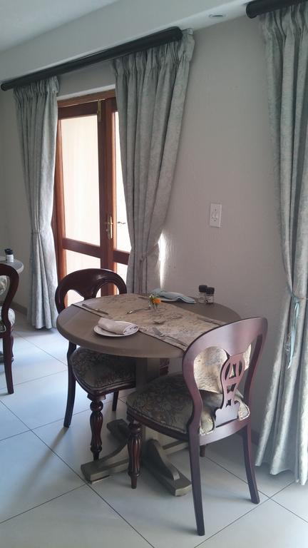 Dunton Guest House Йоганнесбурґ Екстер'єр фото